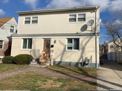 2nd-fl-76-29 271st St, New Hyde Park, NY, 11040-1421 | Card Image