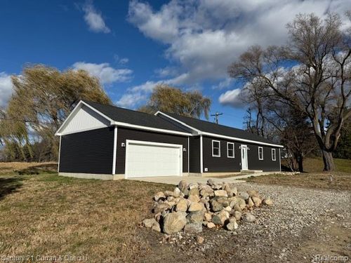 4662 W Barnes Rd, Mason, MI, 48854-9779 | Card Image