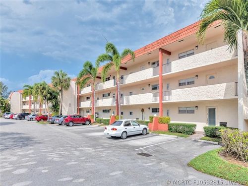 202-9800 N Hollybrook Lake Dr, Pembroke Pines, FL, 33025-1520 | Card Image