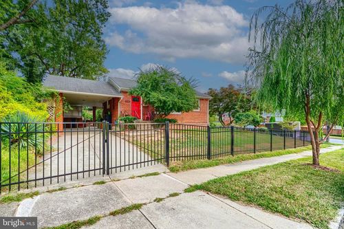 6716 Stockton Ln, HYATTSVILLE, MD, 20784-1451 | Card Image