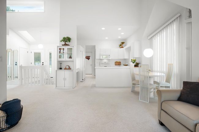Could be used as a formal dining space next to the kitchen. | Image 29