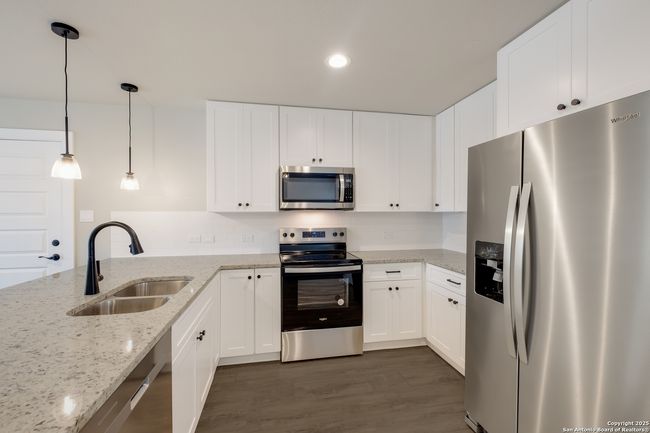122 Hi View Dr, House other with 3 bedrooms, 3 bathrooms and null parking in Pipe Creek TX | Image 10