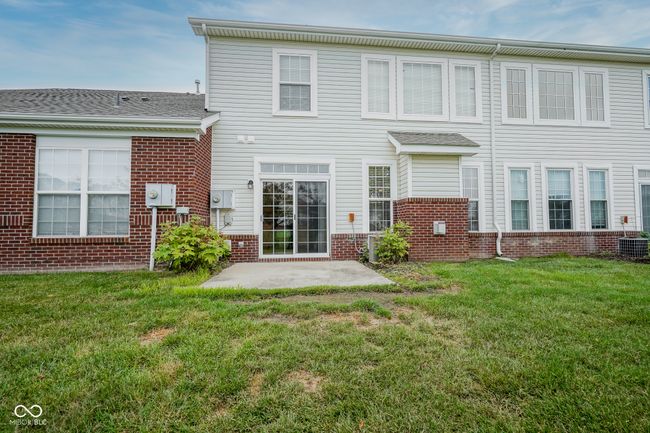 10944 Perry Pear Dr, Condo with 2 bedrooms, 3 bathrooms and null parking in Zionsville IN | Image 33