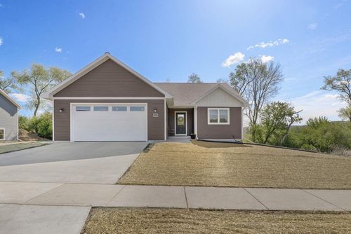 312 Roosevelt St, BARABOO, WI, 53913-2997 | Card Image