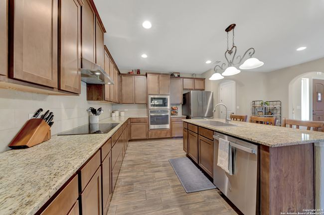 211 Comal Run, House other with 3 bedrooms, 4 bathrooms and null parking in Bulverde TX | Image 17
