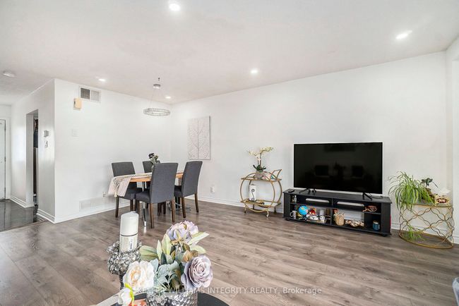 A - 85 Seyton Dr, Condo with 3 bedrooms, 2 bathrooms and 1 parking in Nepean ON | Image 4