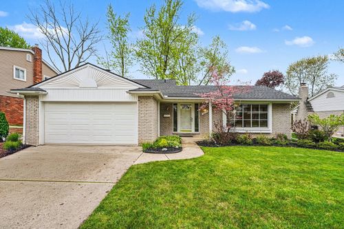 36716 Rayburn St, Livonia, MI, 48154-1822 | Card Image