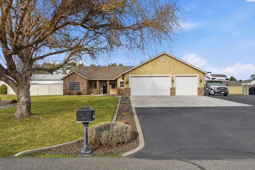 8603 Whipple Dr, Pasco, WA, 99301-1998 | Card Image