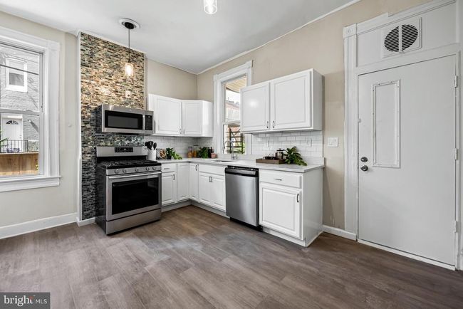 2011 Boone St, Townhouse with 4 bedrooms, 3 bathrooms and null parking in BALTIMORE MD | Image 5