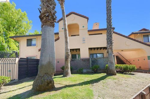 2283 Renwick Ln, Antioch, CA, 94509-2843 | Card Image