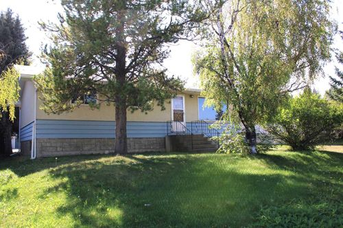 205 6 Ave Ne, Sundre, AB, T0M1X0 | Card Image