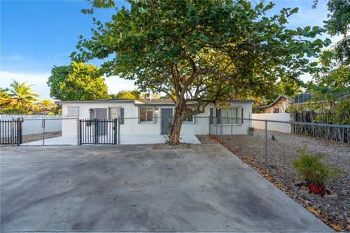 1064 Nw 103rd St, Miami, FL, 33150-1036 | Card Image