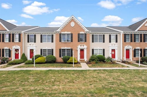 23 Castle View Dr, Mc Kees Rocks, PA, 15136-1891 | Card Image