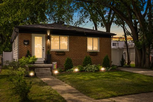 5836 Hipp St, Taylor, MI, 48180-1372 | Card Image