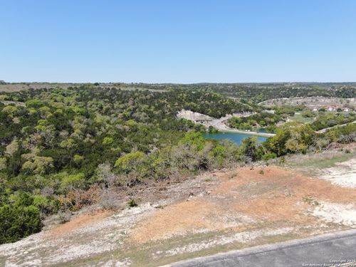 132 Paradise Pt, Boerne, TX, 78006-9437 | Card Image