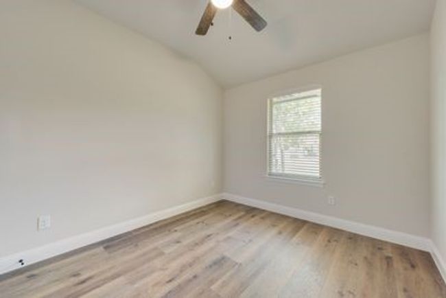 721 N Jefferson St, Townhouse with 3 bedrooms, 3 bathrooms and null parking in Pilot Point TX | Image 7