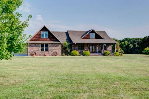 318 Little Creek Dr, Fordland, MO, 65652-7315 | Card Image