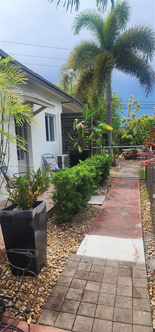 a-12641 Sw 210th Ter, Miami, FL, 33177-5767 | Card Image