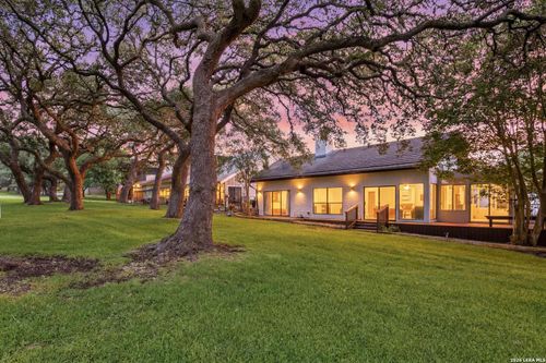 29342 Ridgeview Trl, Boerne, TX, 78015-4559 | Card Image