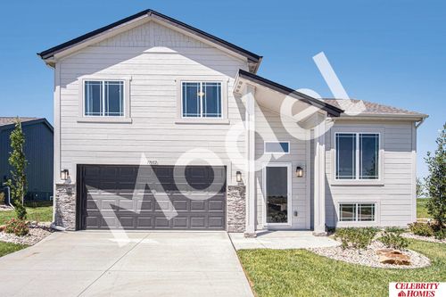 17602 Phoebe St, Bennington, NE, 68007-1735 | Card Image