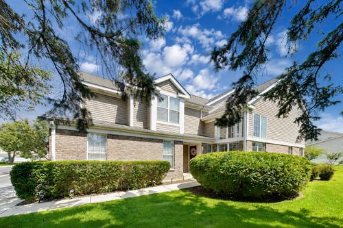 621 Citadel Dr, Westmont, IL, 60559-1297 | Card Image