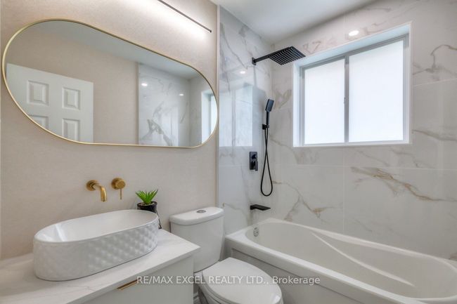 663 Lakeview Ave, House other with 5 bedrooms, 2 bathrooms and 3 parking in Oshawa ON | Image 24