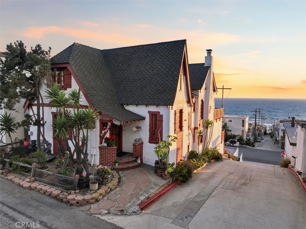 Residential Income in Manhattan Beach 5
