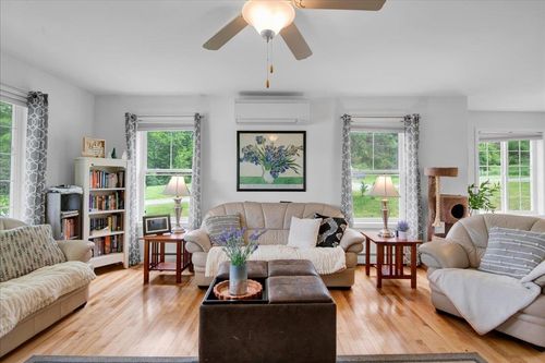 162 Middle Rd, Waterbury, VT, 05676-8908 | Card Image