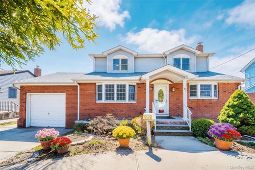 27 Westbury Ave, Plainview, NY, 11803-3413 | Card Image