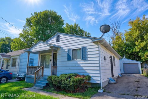 3717 Larchmont St, Flint, MI, 48532-5275 | Card Image