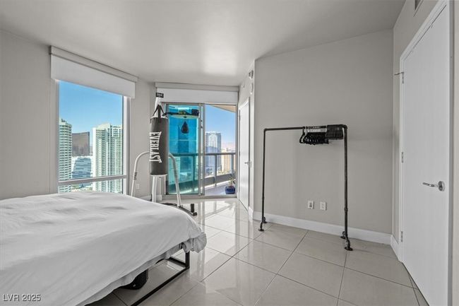 UNIT-3005 - 222 Karen Ave, Home with 1 bedrooms, 2 bathrooms and 1 parking in Las Vegas NV | Image 24