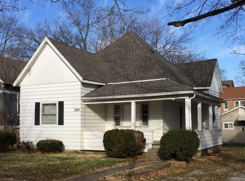 310 W Cherry St, Carbondale, IL, 62901-2720 | Card Image