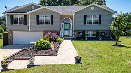 8618 Brookshadow Dr, Hixson, TN, 37343-6224 | Card Image