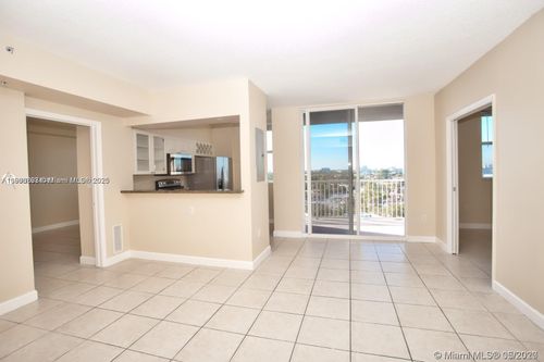 apt-905-1 Glen Royal Pkwy, Miami, FL, 33125-5290 | Card Image