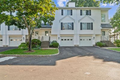 77 - 10 South Street, Condo with 2 bedrooms, 1 bathrooms and 3 parking in Danbury CT | Image 1