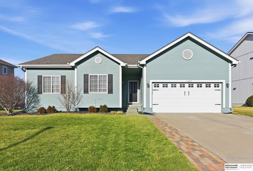 1004 Valleyview Drive, Papillion, NE, 68046 | Card Image