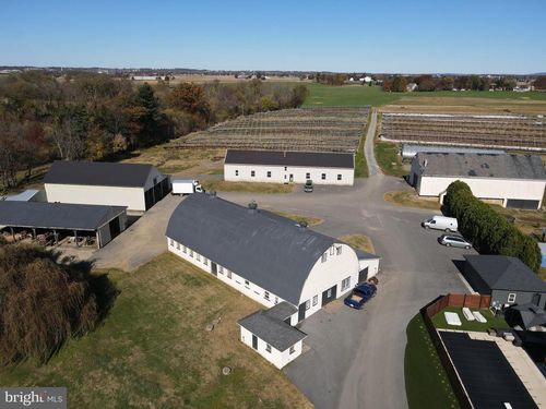 690 Kraybill Church Rd, MOUNT JOY, PA, 17552-9109 | Card Image