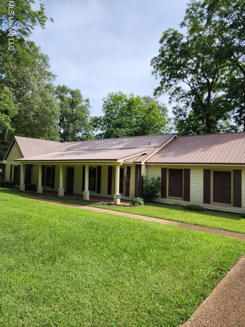 1446 Ridge Rd, Yazoo City, MS, 39194-4618 | Card Image