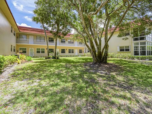 105-109 Spring Lake Ct, VERO BEACH, FL, 32962-0763 | Card Image