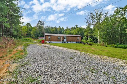 204 Ernie Hurst Rd, Deer Lodge, TN, 37726-3307 | Card Image