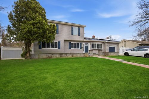 32 Landscape Dr, Wheatley Heights, NY, 11798-1404 | Card Image