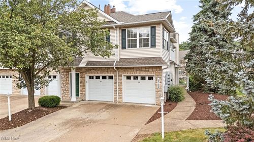 5200 Heather Field Cir, Cleveland, OH, 44134-4572 | Card Image