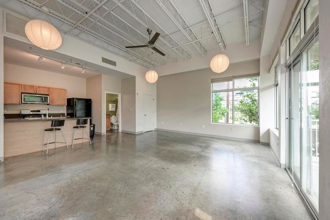 APT-3046 - 2401 E 6 Th St, Condo with 0 bedrooms, 1 bathrooms and 1 parking in Austin TX | Image 8