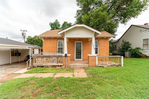 1316 W Modelle Ave, Clinton, OK, 73601-4218 | Card Image