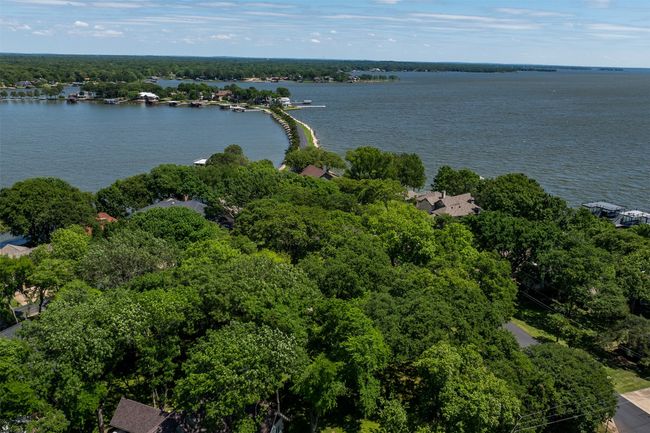 697 Enchanted Isles Dr, House other with 2 bedrooms, 2 bathrooms and null parking in Mabank TX | Image 14