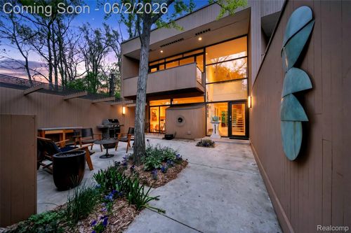 32714 Ravine Dr, Franklin, MI, 48025-1186 | Card Image