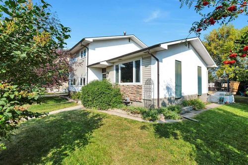 5436 53 Avenue, Lacombe, AB, T4L1L4 | Card Image