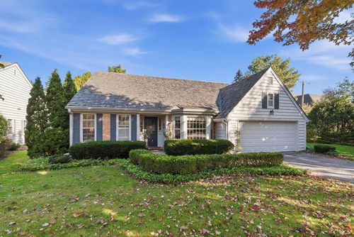1410 W Westport Cir, Mequon, WI, 53092-5753 | Card Image