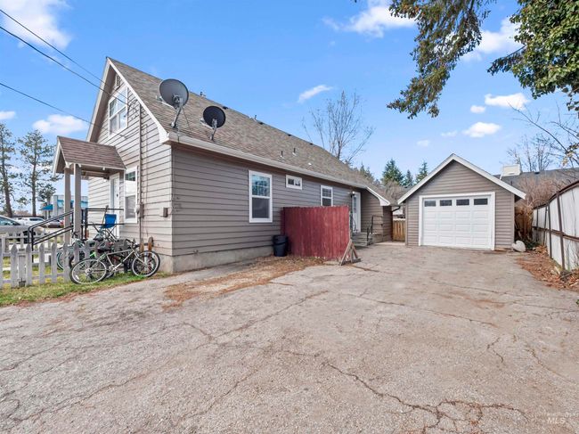 3500 W Overland Rd, Home with 5 bedrooms, 3 bathrooms and 5 parking in Boise ID | Image 33