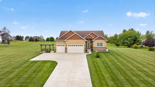 10037 Whitetail Ln, Jackson, MI, 49201-7261 | Card Image